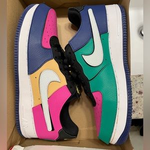 AIR FORCE 1/1 Low 'BLACK MULTI-COLOR' Men’s Size 9 in Excellent condition